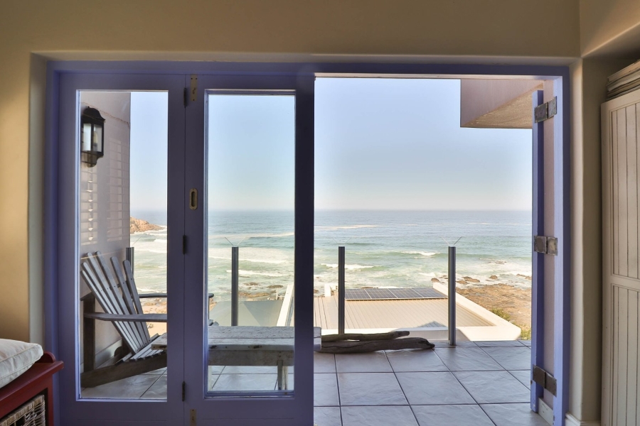 5 Bedroom Property for Sale in Herolds Bay Western Cape